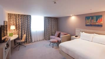 Hypo-allergenic bedding, in-room safe, desk, laptop workspace