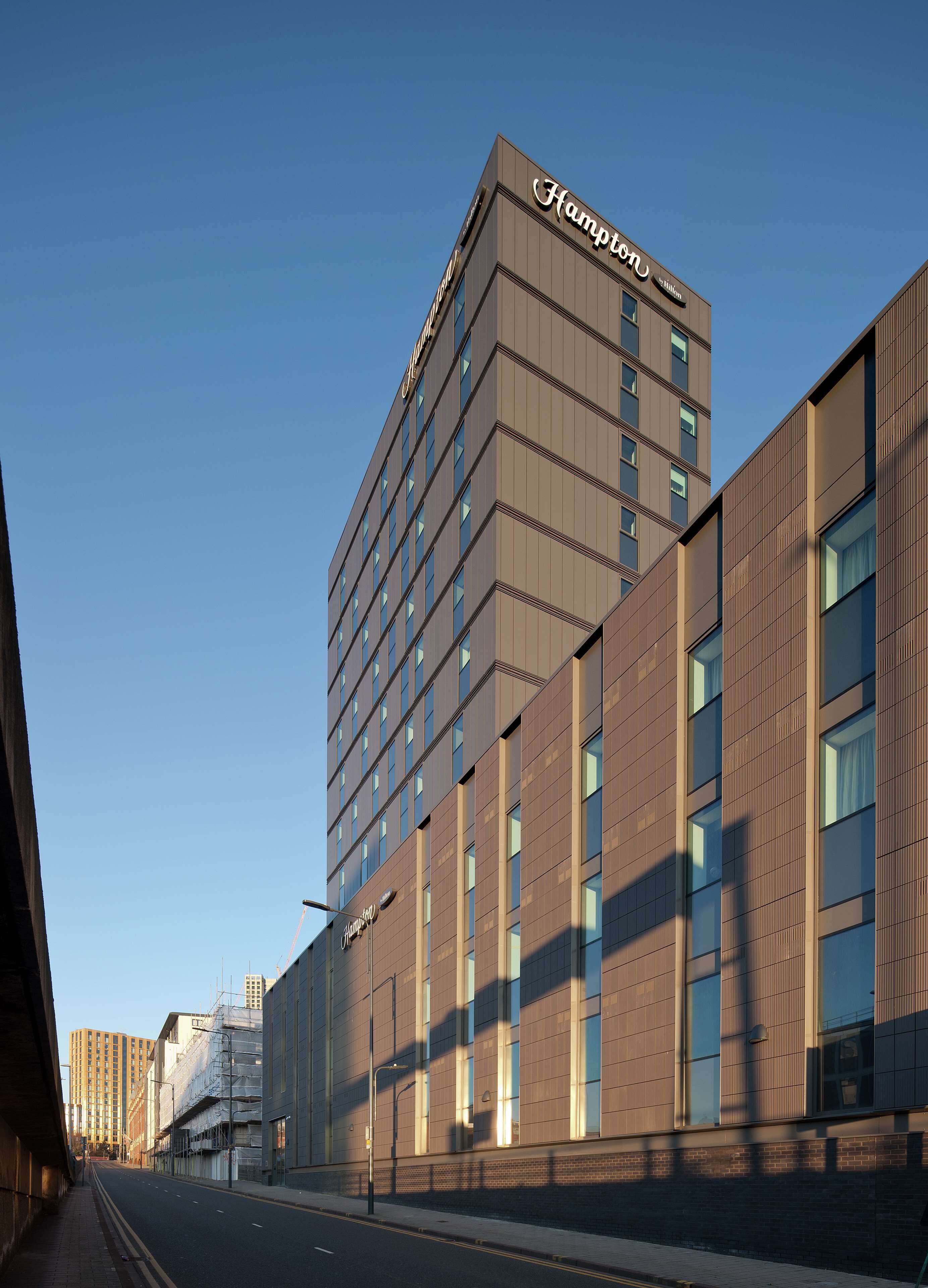 Photo - Hampton By Hilton Leeds City Centre