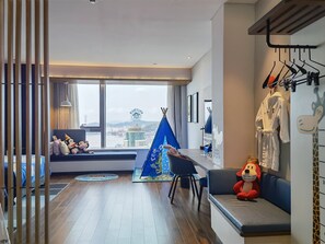 Bed sheets - Holiday Inn Express Zhoushan Dinghai by IHG (Zhoushan)