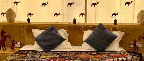 Luxe tent | 1 slaapkamer, geluiddichte muren, extra bedden, gratis wifi