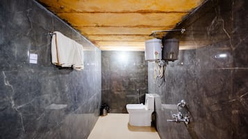 Deluxe Tent | 1 bedroom, soundproofing, rollaway beds, free WiFi