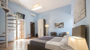 Double Room (Sea room) | Desk, soundproofing, WiFi (free) - Casa d'Amare (Sorrento)