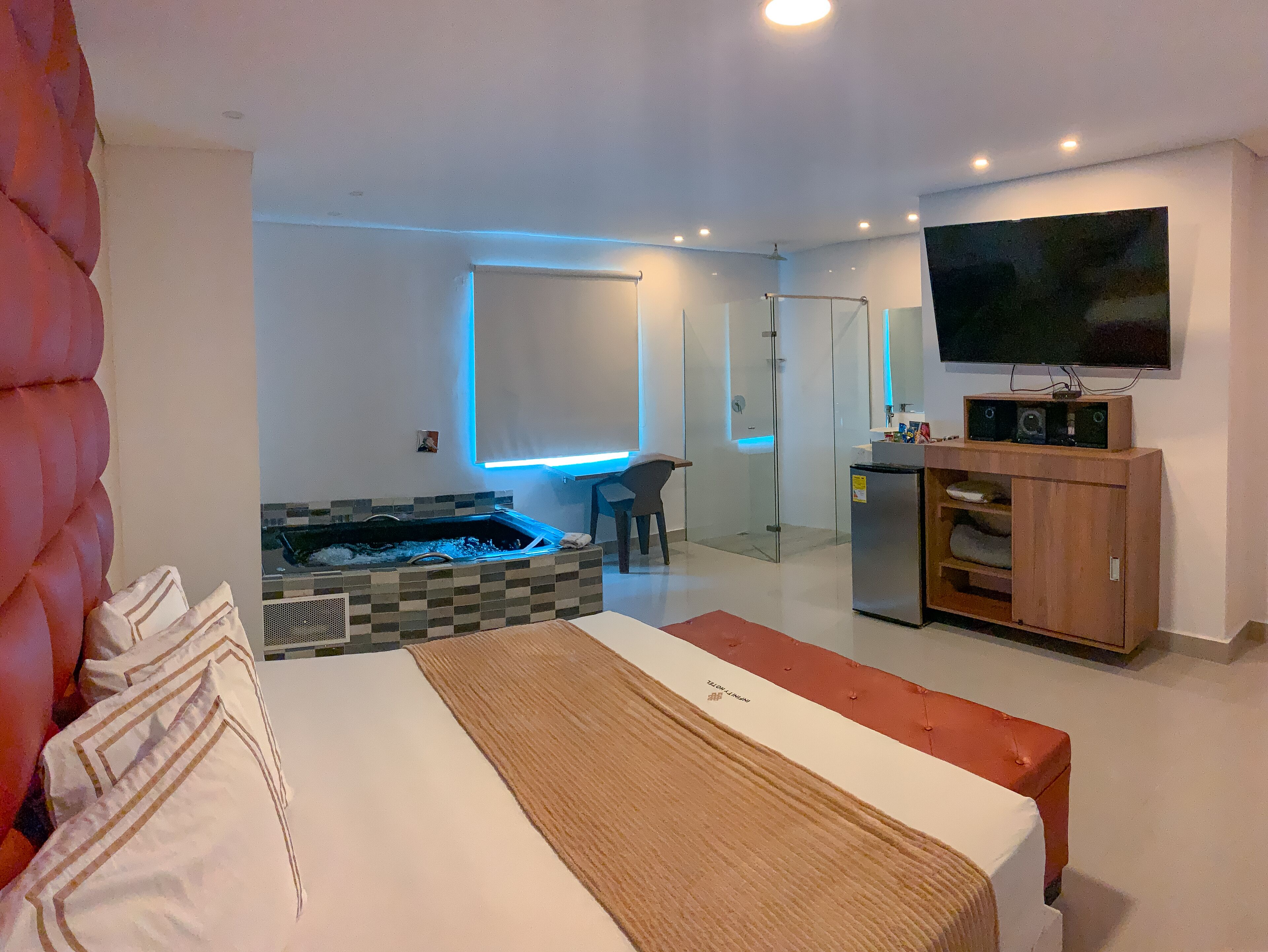 Photo - Infinity Hotel