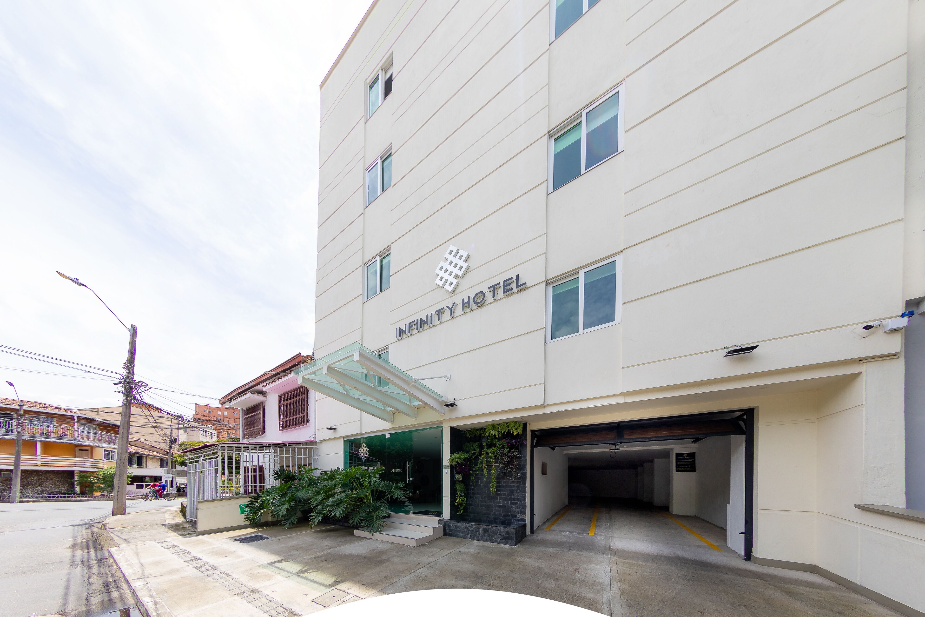 Photo - Infinity Hotel