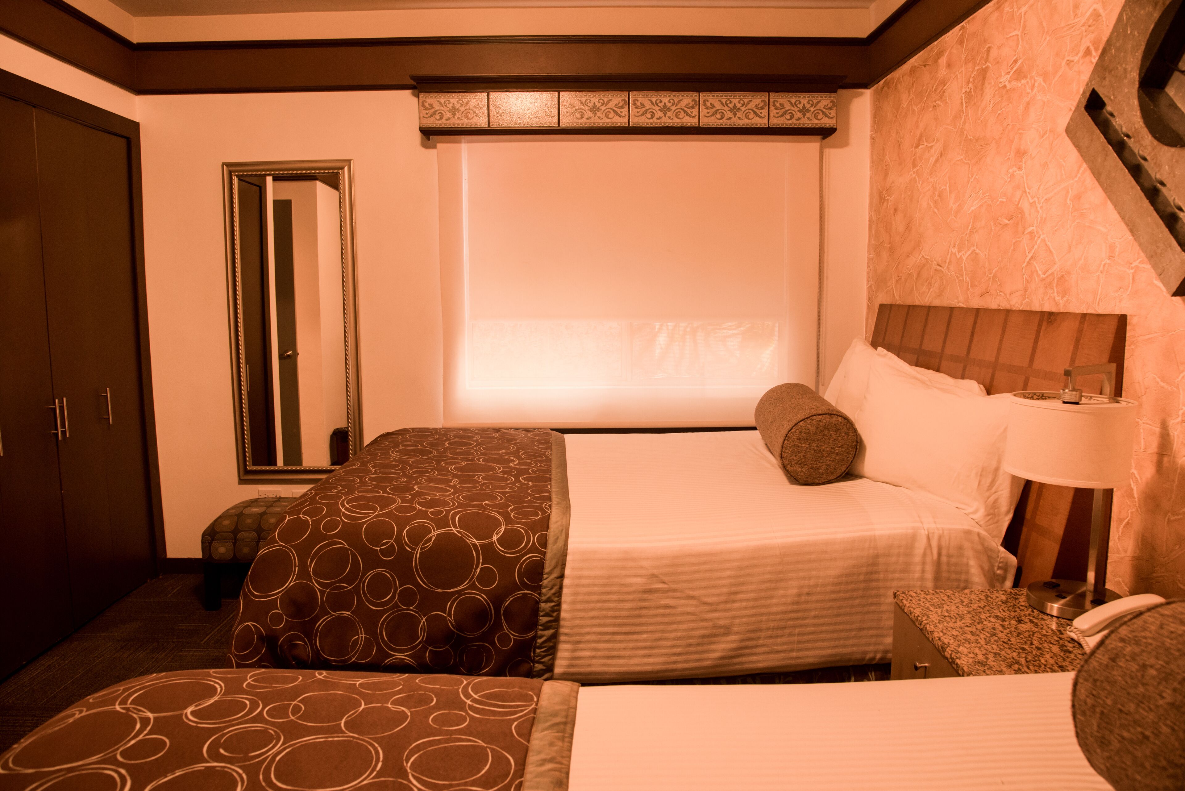 business suite | 1 bedroom, iron/ironing board, free wifi, bed sheets