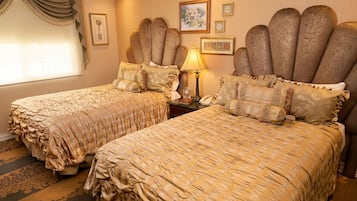 Presidential Suite | 1 bedroom, iron/ironing board, free WiFi, bed sheets
