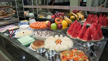 Free daily buffet breakfast