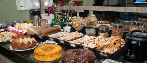 Gratis frukostbuffé varje dag