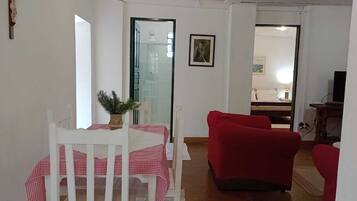 Bangalo familia, 2 quartos | Living area