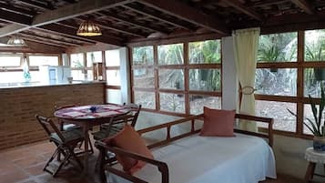 Comfort Cabin | Living area