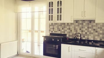 Villa | Dapur peribadi | Peti sejuk/penyejuk beku saiz penuh, ketuhar