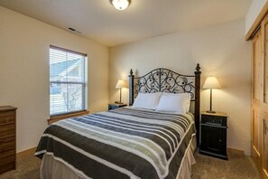 2 bedrooms, desk, free WiFi - Fish Tales (Sandpoint)