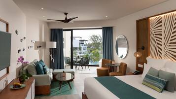 Hypo-allergenic bedding, in-room safe, desk, iron/ironing board