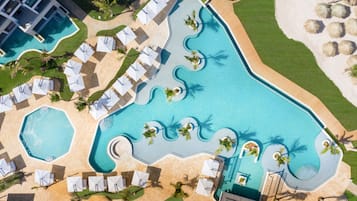 4 outdoor pools, open 7:00 AM to 6:00 PM, sun loungers