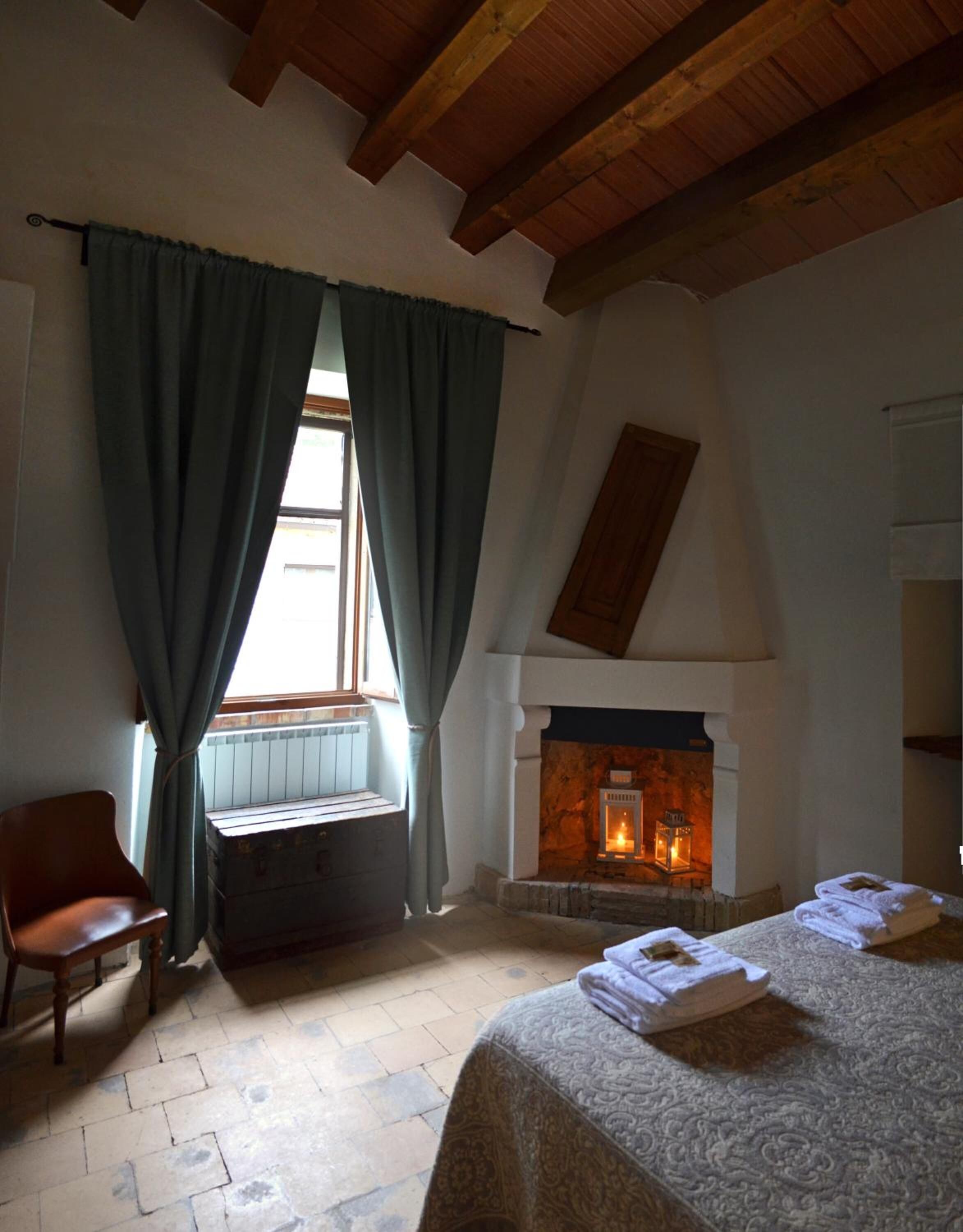 獨特裝潢、布置獨特、床單、無障礙通道