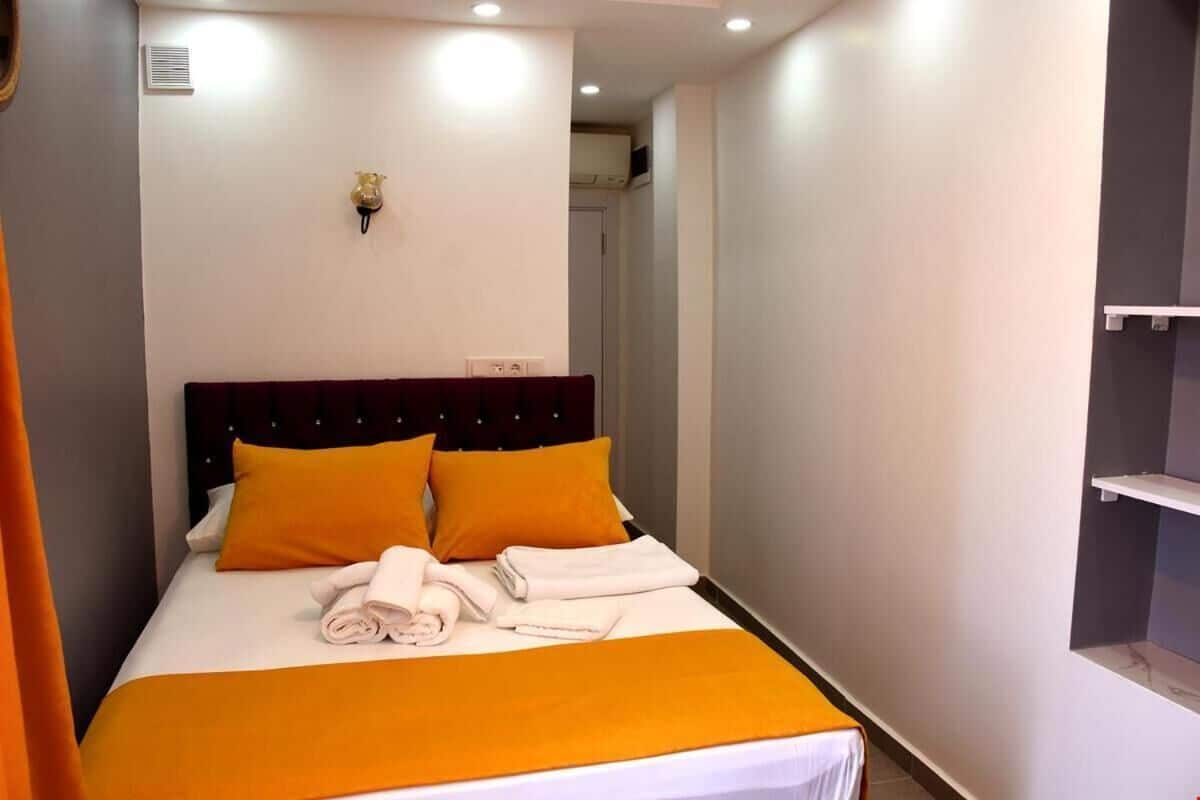 1 bedroom, premium bedding, desk, iron/ironing board
