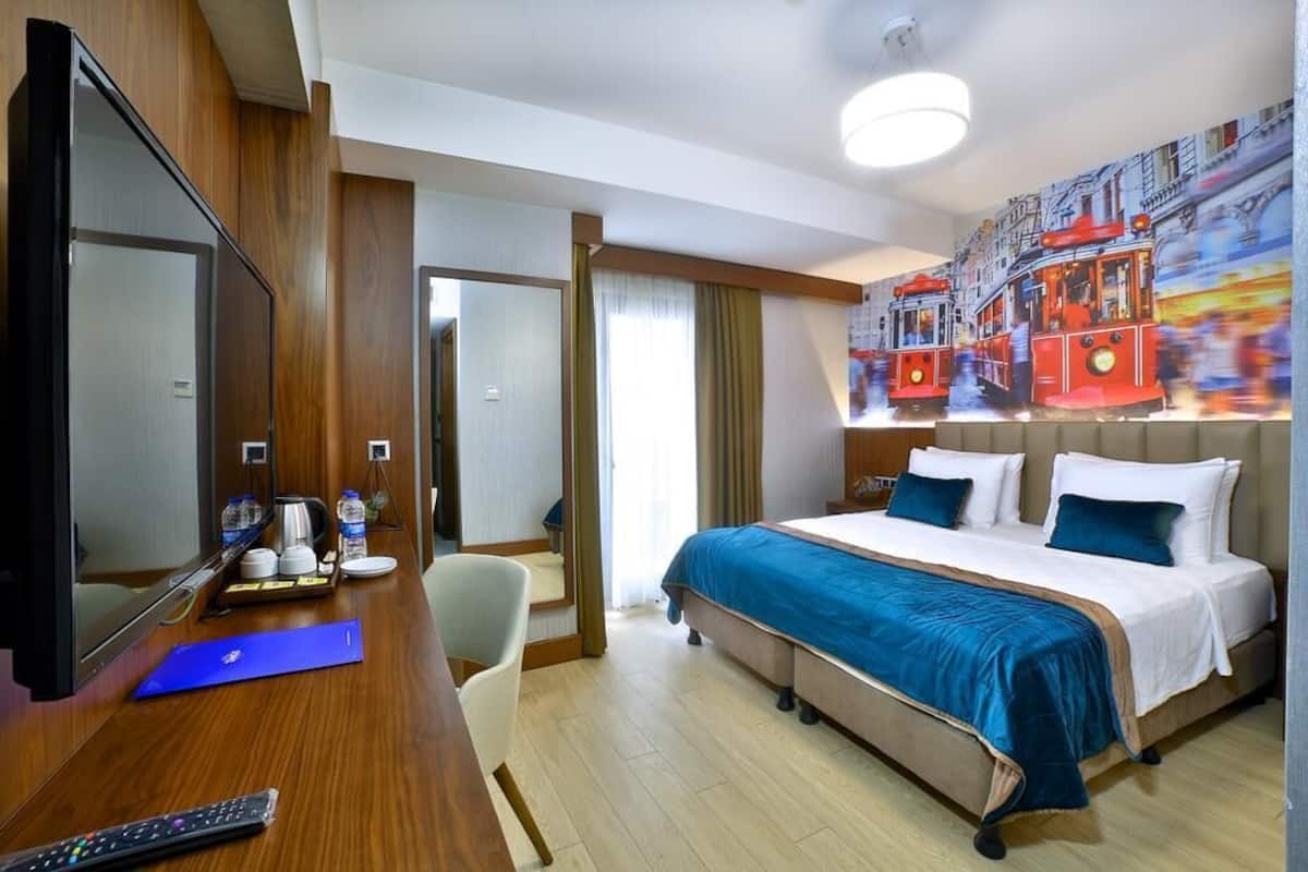 Standard Double Room | In-room safe, blackout drapes, soundproofing, WiFi (free)