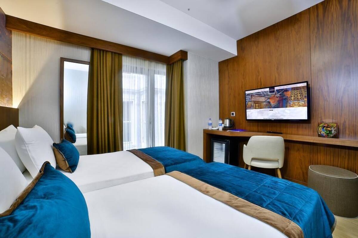 Standard Double or Twin Room | In-room safe, blackout drapes, soundproofing, WiFi (free)