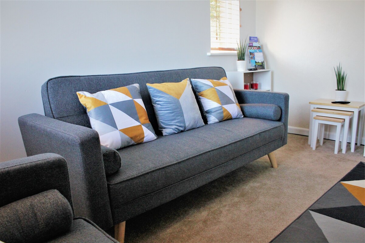 Three-Bedroom Apartment | Living area