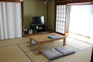 Quarto tradicional, para não fumantes (Japanese Style, 4 People, No meals) | Cortinas blackout, Wi-Fi de cortesia, roupa de cama