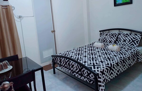 Iron/ironing board, free WiFi, bed sheets - DM Caralos Inn (Davao)