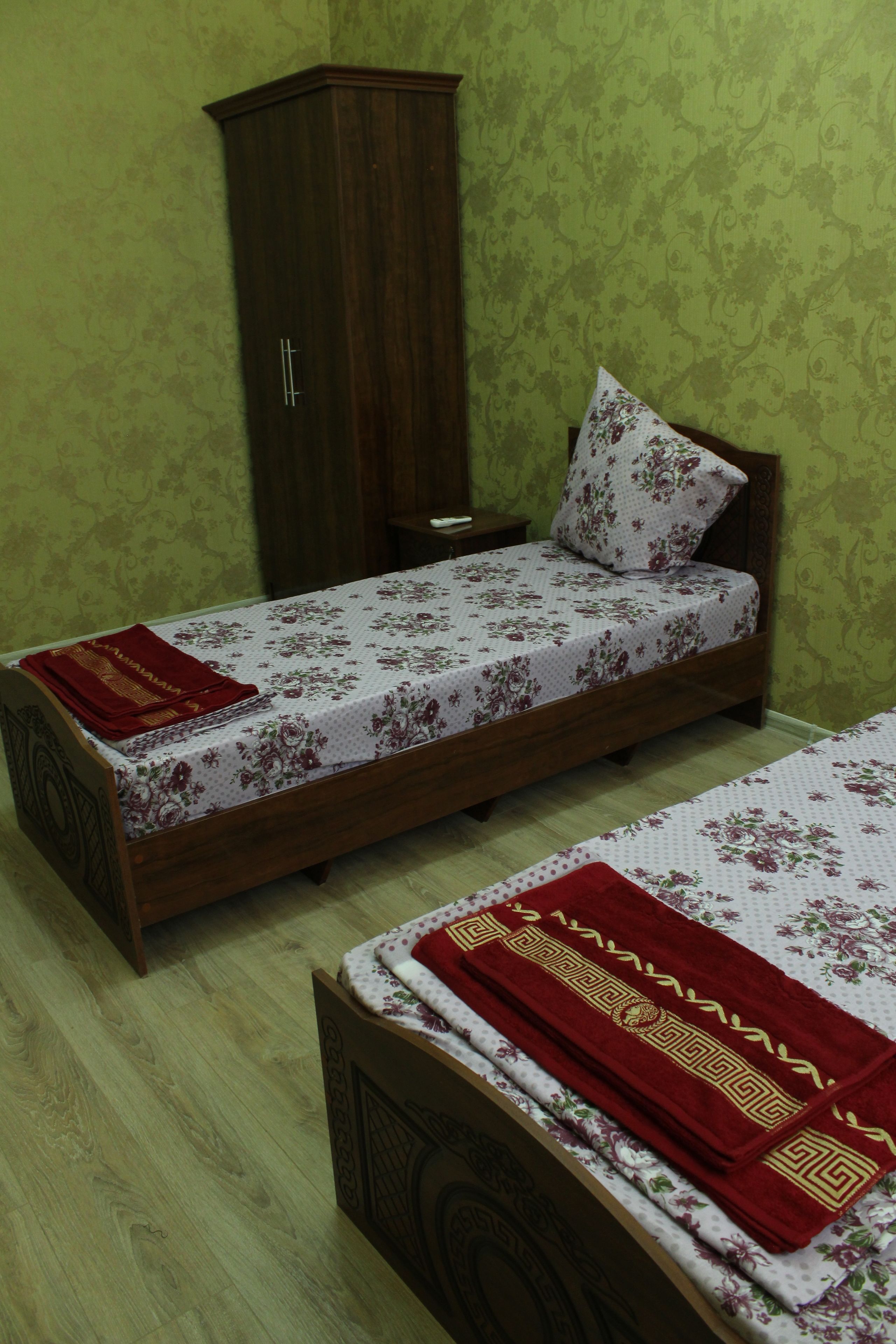 Phòng cách âm, bàn ủi/dụng cụ ủi quần áo 