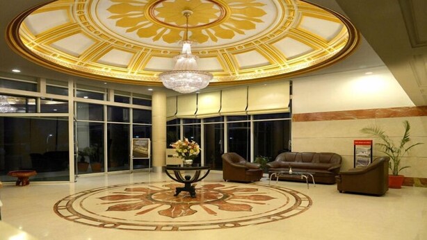 Coin salon dans le hall