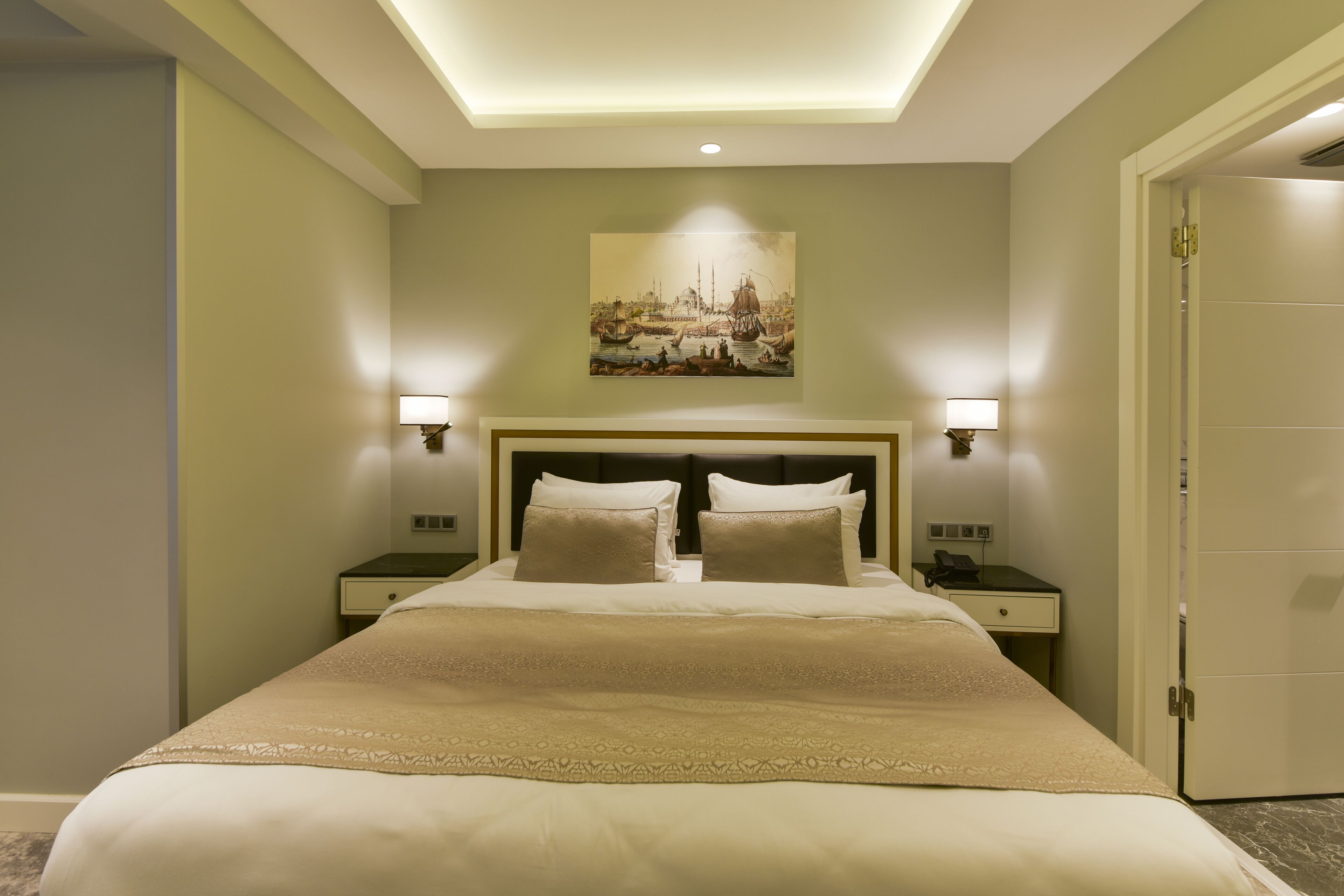 deluxe room | 1 bedroom, frette italian sheets, premium bedding, minibar
