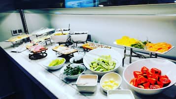 Free daily buffet breakfast