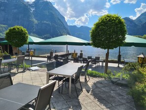Terrace/patio - Hotel Haus am See Self Check-in (Obertraun)