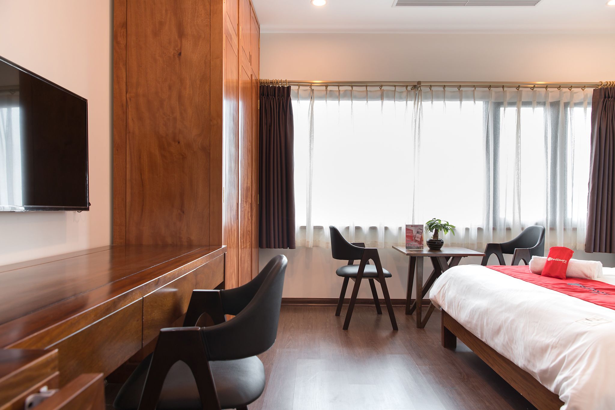 Phòng Suite | 1 phòng ngủ, bàn, giường gấp/giường phụ (phụ phí) 