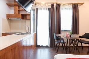 Phòng Suite | 1 phòng ngủ, bàn, giường gấp/giường phụ (phụ phí)