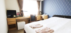 Desk, free WiFi - Takamatsu City Hotel (Takamatsu)