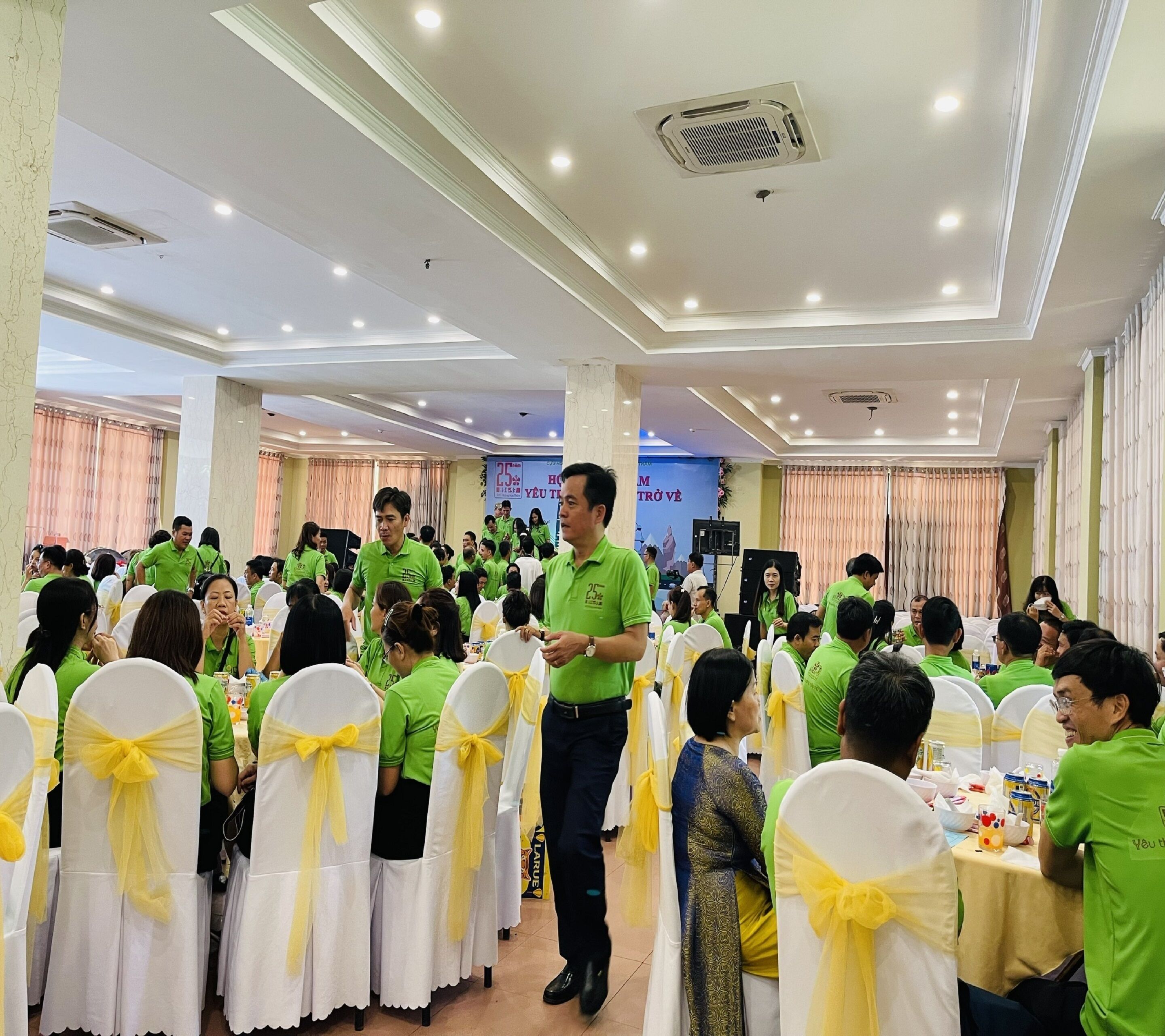 breakfast, lunch, dinner served; local cuisine