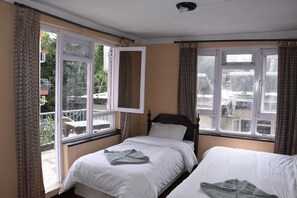 4 عدّة غرف نوم ومكتب وتجهيزات عازلة للصوت وواي فاي مجانًا