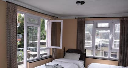 Beehive Hostel