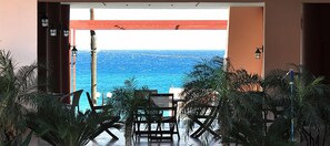 Lobby sitting area - Saint Konstantin Beach Apartments (Rhodes)