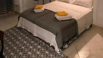 Roupas de cama premium, frigobar (abastecido com itens grátis)