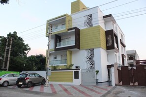 Front of property - Hotel Sai (Bawal)