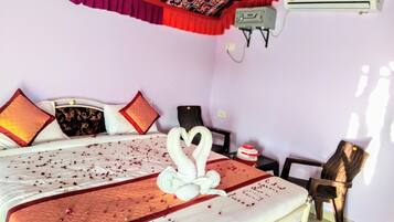 Luxury Room, 1 Bedroom, Non Smoking | Down comforters, memory foam beds, in-room safe, desk