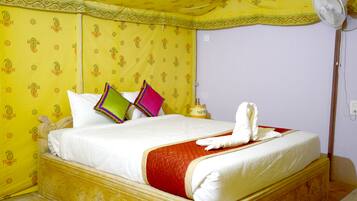 Deluxe Tent, 1 Double Bed, Non Smoking | Down duvets, memory-foam beds, in-room safe, desk