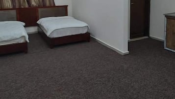 Standard Twin Room | 1 bilik tidur, peti besi dalam bilik, Wi-fi percuma