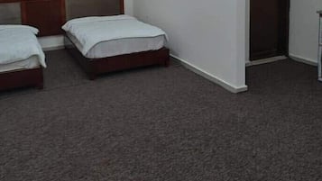 Standard Twin Room | 1 bedroom, in-room safe, free WiFi