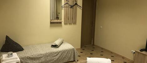 Habitación estándar doble | Sistema de insonorización, camas supletorias, wifi gratis