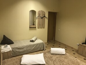 Habitación estándar doble | Sistema de insonorización, camas supletorias, wifi gratis