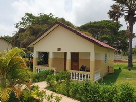 Standard Bungalow, 1 Bedroom | Premium bedding, in-room safe, blackout drapes, soundproofing