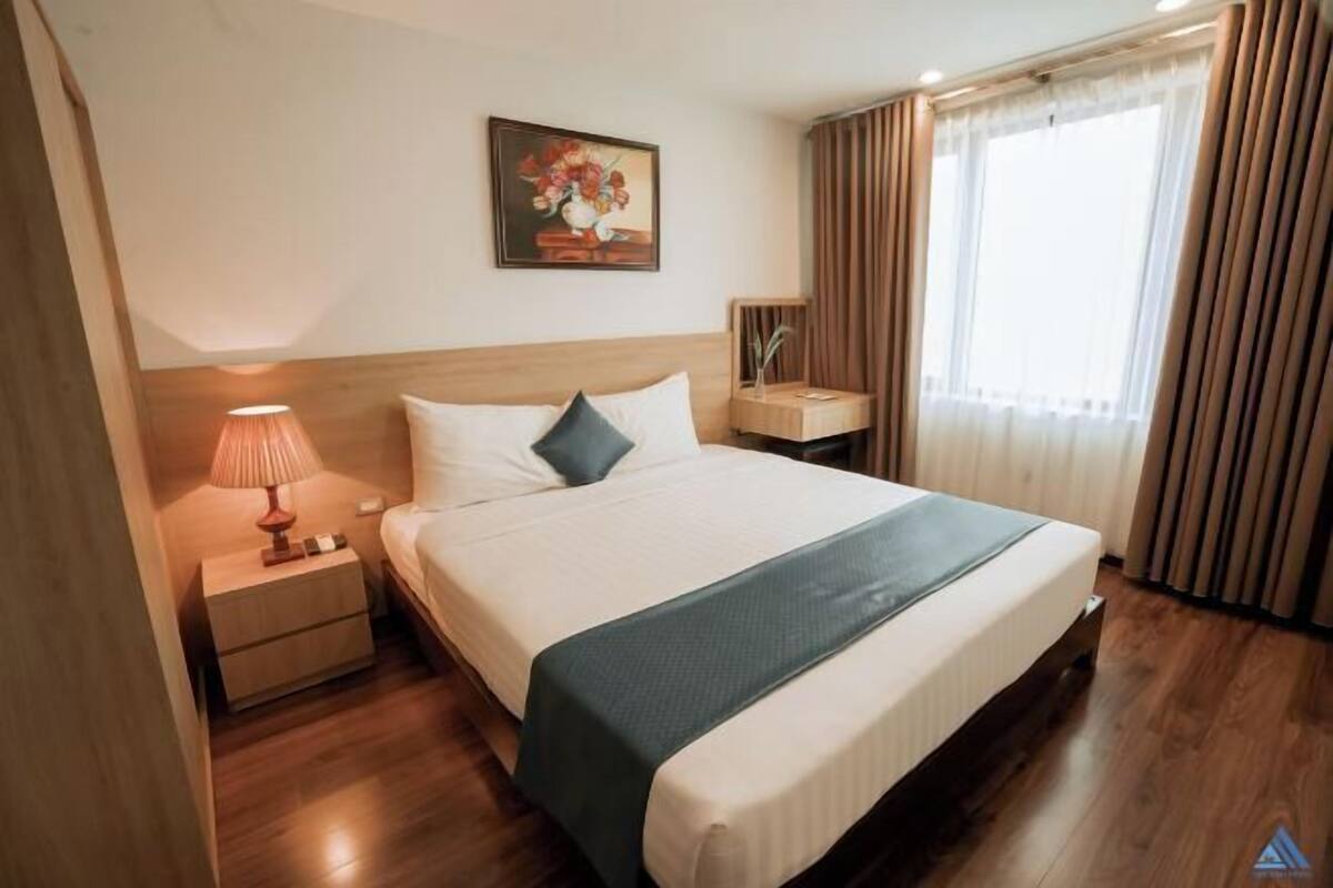 1 dormitori, minibar i escriptori