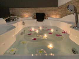 家庭套房 (savane) | 私人 SPA 浴缸