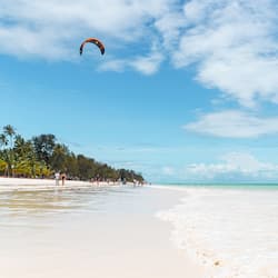 Private beach, white sand, sun-loungers, beach towels