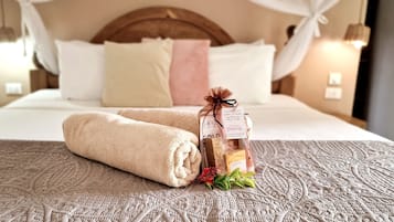 Deluxe Double Room, 1 King Bed (tropical)